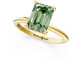 Yellow gold Fancy Green Emerald  Solitaire Diamond Ring with 4-Prong Setting on a Classic Band_4
