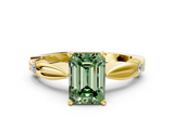 Yellow gold Fancy Green Emerald  Solitaire Diamond Twisted Band with Four-Prong Setting_48