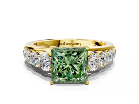 Yellow gold Fancy Green Princess Cut Brilliant Diamond Pavé Band with Six-Prong Setting