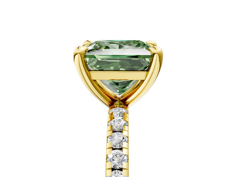 Yellow gold Fancy Green Princess Cut Diamond Brilliant Solitaire Ring with Pavé Band and Four-Prong Setting_5