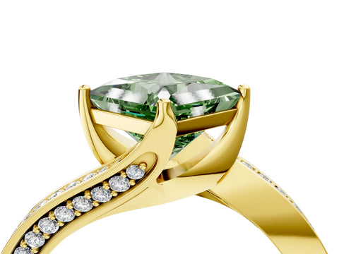 Yellow gold Fancy Green Princess Cut Solitaire Diamond Twist Band with Pavé Setting and Four-Prong Setting_4