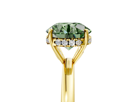 Yellow gold Fancy Green Round Cut Solitaire Diamond Ring with Prong Setting and Plain Band_5