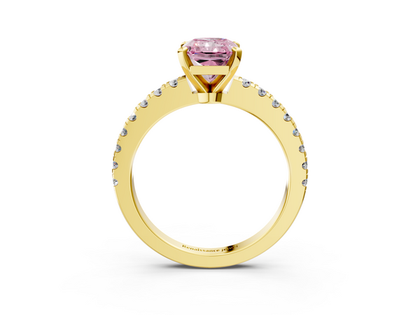 Yellow gold Fancy Pink Radiant  Solitaire Diamond with Pavé Band and Four-Prong Setting