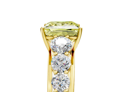 Yellow gold Fancy Yellow Princess Cut Brilliant Diamond Pavé Band with Six-Prong Setting_5