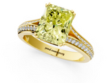 Yellow gold Fancy Yellow Radiant  Solitaire Pave Split Shank Engagement Ring with Six-Prong Setting_38