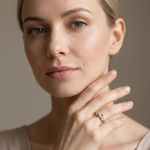 Yellow gold Five-Stone Round Diamond Crossover Band with Prong Setting