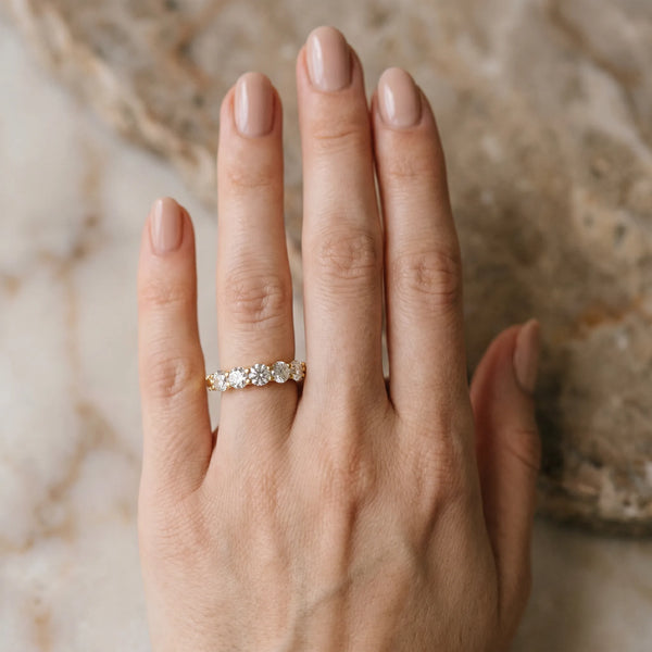 Yellow gold Five-Stone Round Diamond Prong-Set Band