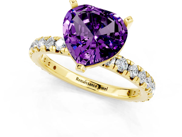 Yellow gold Heart Cut Amethyst Pavé Solitaire Ring with Round Band and Prong Setting