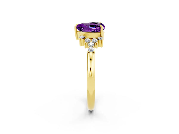 Yellow gold Heart Cut Amethyst Ring with Side Stones and Four-Prong Setting
