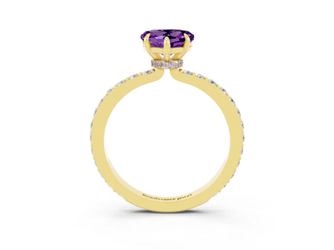 Yellow gold Heart Cut Amethyst Solitaire Engagement Ring with Pavé Band and Four-Prong Setting_3
