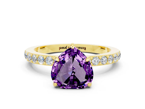 Yellow gold Heart Cut Amethyst Solitaire Engagement Ring with Pavé Band and Four-Prong Setting