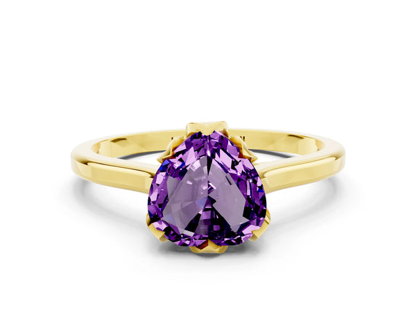 Yellow gold Heart Cut Amethyst Solitaire Ring with Flower Prong Setting and Classic Band