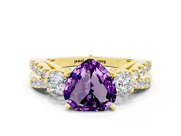 Yellow gold Heart Cut Amethyst Three-Stone Ring with Pavé Split Shank and Four-Prong Setting