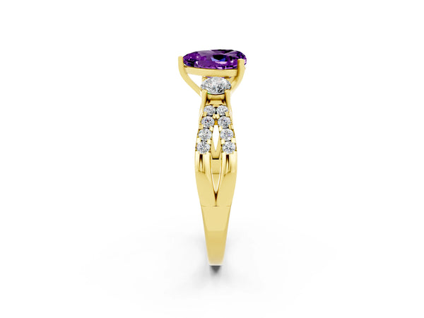 Yellow gold Heart Cut Amethyst Three-Stone Ring with Pavé Split Shank and Four-Prong Setting