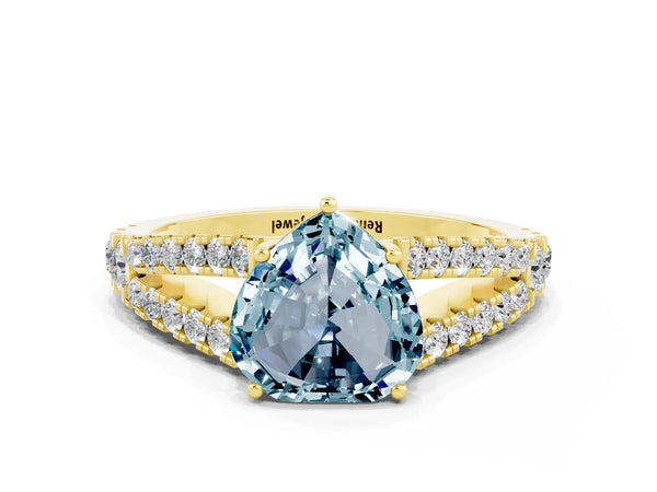 Yellow gold Heart Cut Aquamarine Split Shank Pavé Engagement Ring with Four-Prong Setting