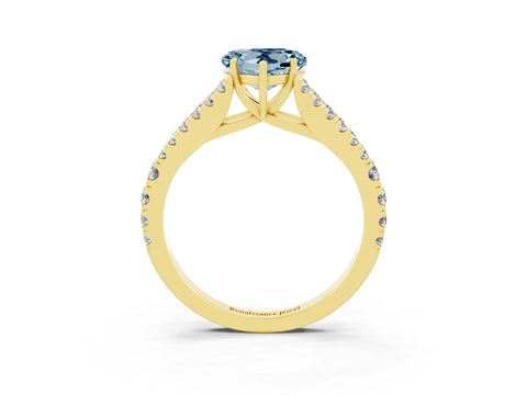 Yellow gold Heart Cut Aquamarine Split Shank Pavé Engagement Ring with Four-Prong Setting_15