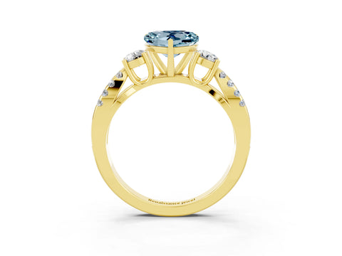 Yellow gold Heart Cut Aquamarine Three-Stone Ring with Pavé Split Shank and Four-Prong Setting_3