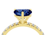 Yellow gold Heart Cut Cut Diamond Pavé Band with Four-Prong Setting_4