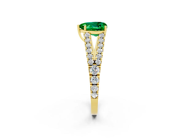Yellow gold Heart Cut Emerald Split Shank Engagement Ring with Round Pavé and Prong Setting