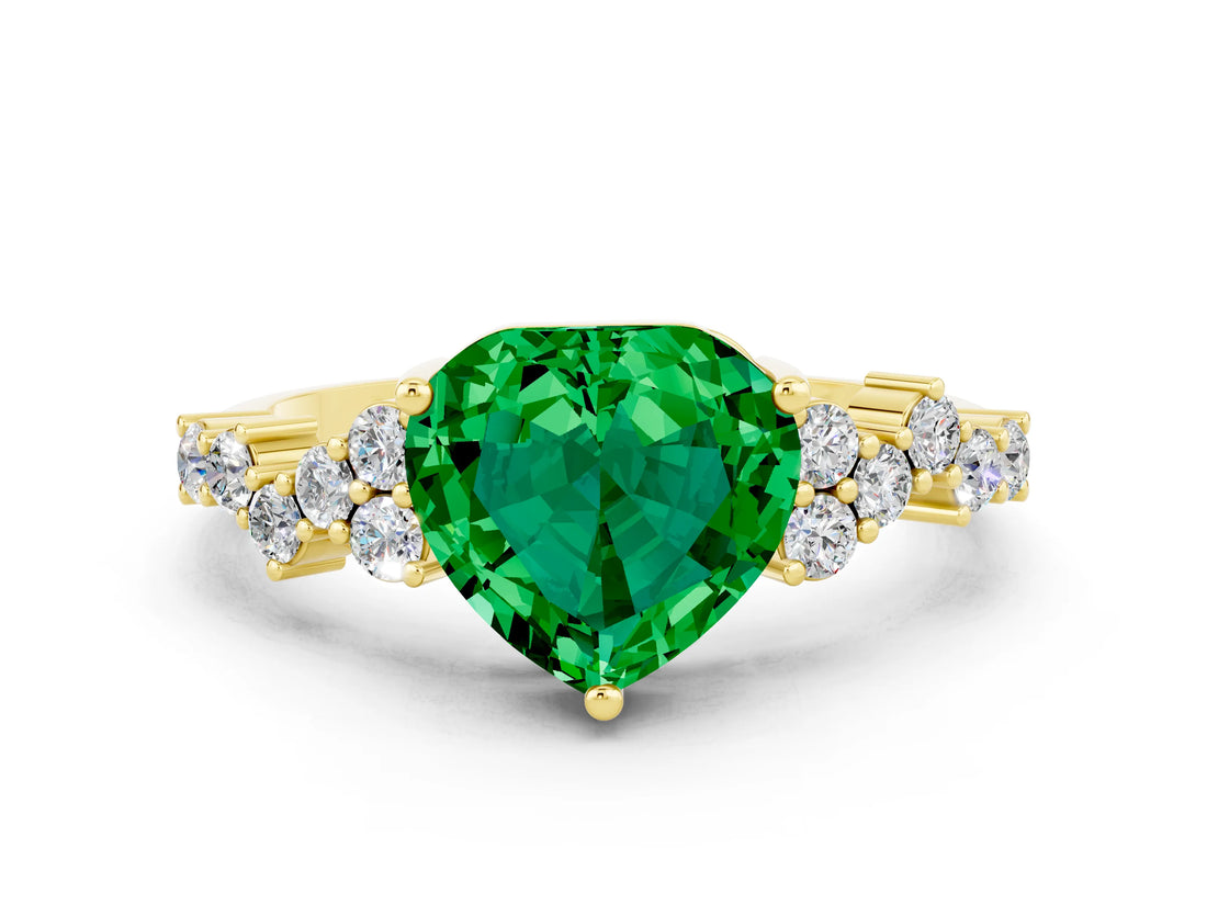 Yellow gold Heart Cut Diamond Cluster Pavé Band with Four-Prong Setting_12