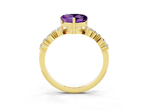 Yellow gold Heart Cut Diamond Cluster Pavé Band with Four-Prong Setting_15