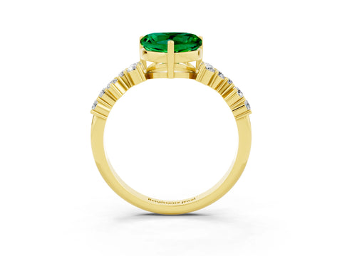 Yellow gold Heart Cut Diamond Cluster Pavé Band with Four-Prong Setting_15
