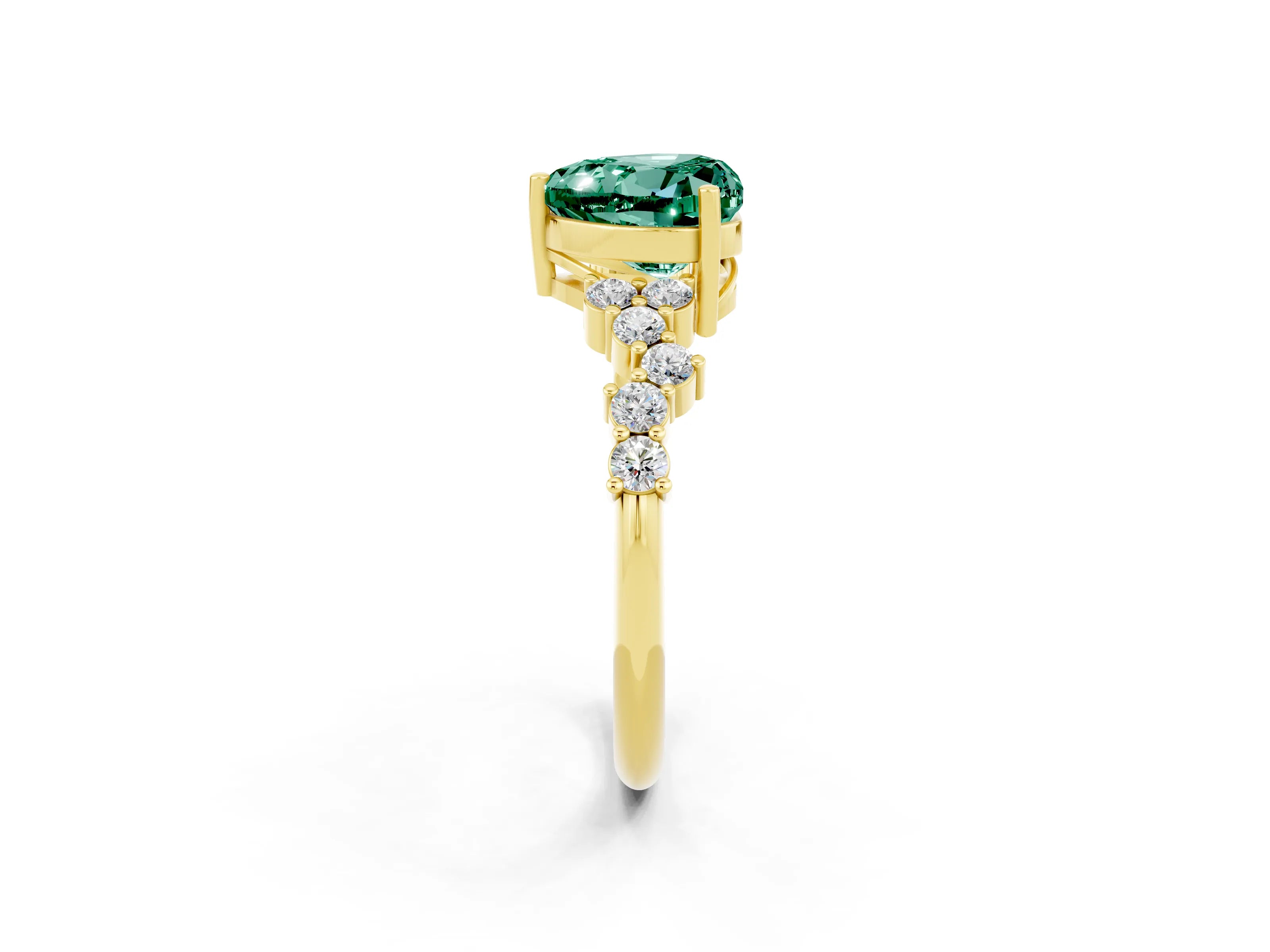 Yellow gold Heart Cut Diamond Cluster Pavé Band with Four-Prong Setting_2