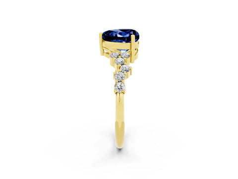 Yellow gold Heart Cut Diamond Cluster Pavé Band with Four-Prong Setting_2