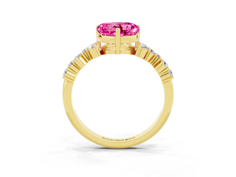 Yellow gold Heart Cut Diamond Cluster Pavé Band with Four-Prong Setting_3