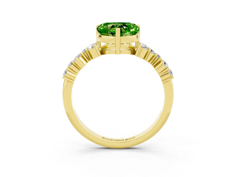 Yellow gold Heart Cut Diamond Cluster Pavé Band with Four-Prong Setting_3