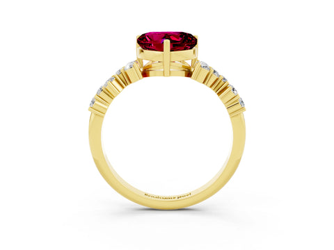 Yellow gold Heart Cut Diamond Cluster Pavé Band with Four-Prong Setting_3