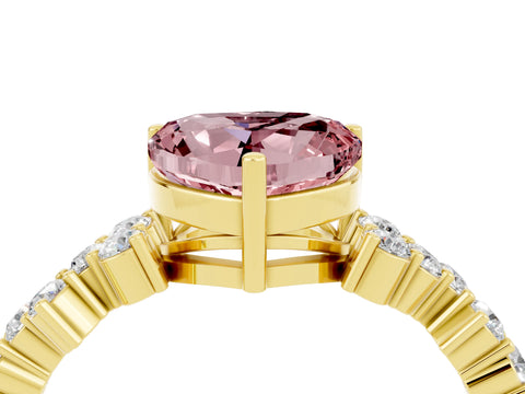 Yellow gold Heart Cut Diamond Cluster Pavé Band with Four-Prong Setting_4