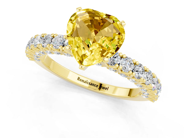 Yellow gold Heart Cut Diamond Pavé Band Solitaire Ring with Prong Setting