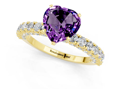 Yellow gold Heart Cut Diamond Pavé Band Solitaire Ring with Prong Setting_1