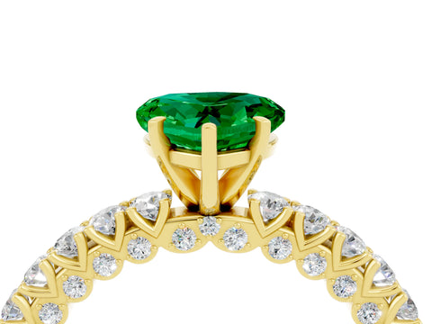 Yellow gold Heart Cut Diamond Pavé Band Solitaire Ring with Prong Setting_4