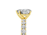 Yellow gold Heart Cut Diamond Pavé Band Solitaire Ring with Prong Setting_5