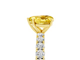 Yellow gold Heart Cut Diamond Pavé Band Solitaire Ring with Prong Setting_5