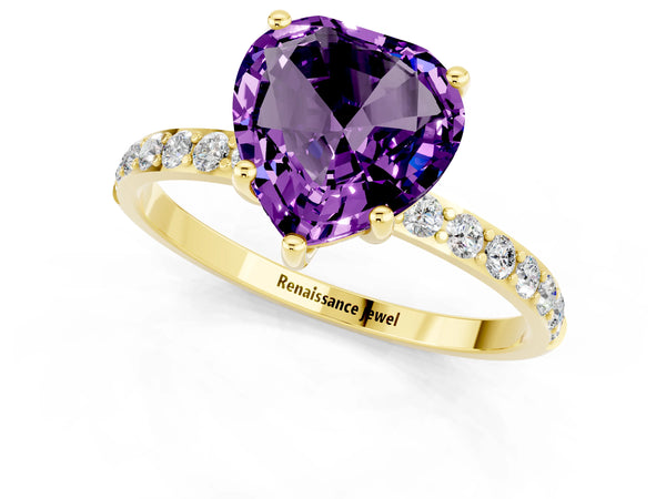 Yellow gold Heart Cut Amethyst Solitaire Ring with Round Pavé Shoulders and Prong Setting