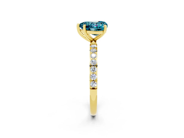 Yellow gold Heart Cut Diamond Pavé Band with Six-Prong Setting