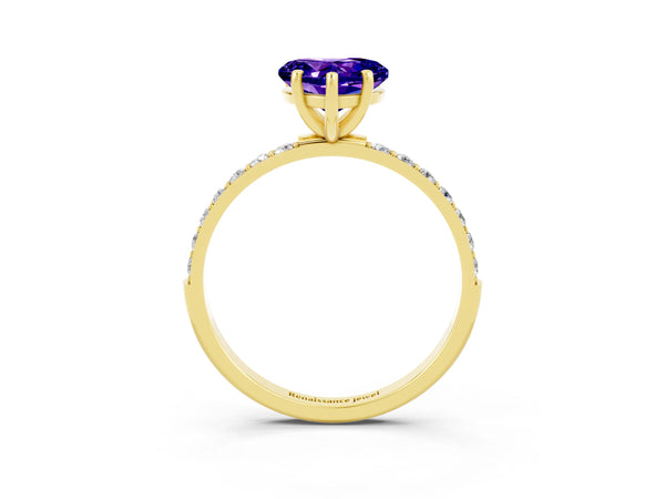 Yellow gold Heart Cut Tanzanite Solitaire Ring with Round Pavé Shoulders and Prong Setting