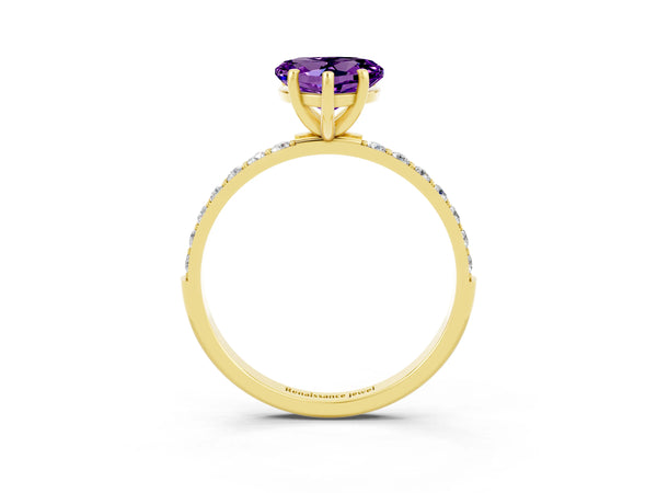 Yellow gold Heart Cut Amethyst Solitaire Ring with Round Pavé Shoulders and Prong Setting