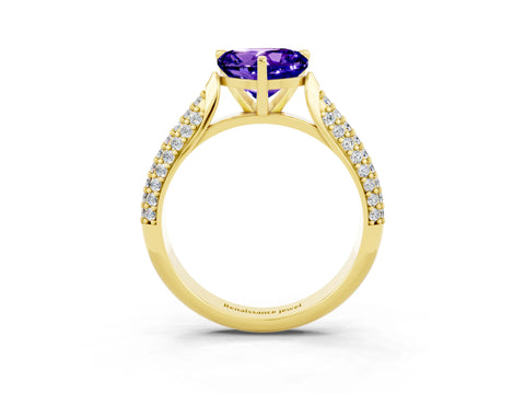 Yellow gold Heart Cut Diamond Solitaire Engagement Ring with Pavé Band and Four-Prong Setting_3