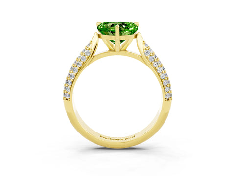 Yellow gold Heart Cut Diamond Solitaire Engagement Ring with Pavé Band and Four-Prong Setting_3