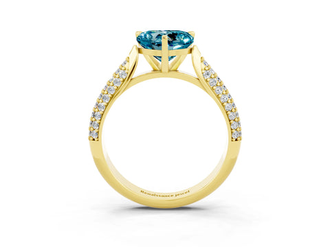 Yellow gold Heart Cut Diamond Solitaire Engagement Ring with Pavé Band and Four-Prong Setting_3