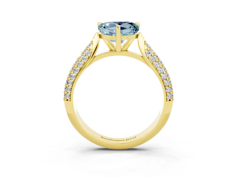 Yellow gold Heart Cut Diamond Solitaire Engagement Ring with Pavé Band and Four-Prong Setting_3