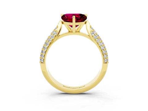 Yellow gold Heart Cut Diamond Solitaire Engagement Ring with Pavé Band and Four-Prong Setting_3