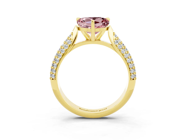 Yellow gold Heart Cut Diamond Solitaire Engagement Ring with Pavé Band and Four-Prong Setting