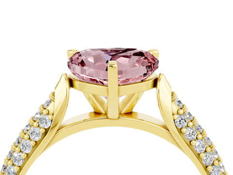 Yellow gold Heart Cut Diamond Solitaire Engagement Ring with Pavé Band and Four-Prong Setting_4