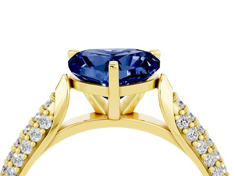 Yellow gold Heart Cut Diamond Solitaire Engagement Ring with Pavé Band and Four-Prong Setting_4