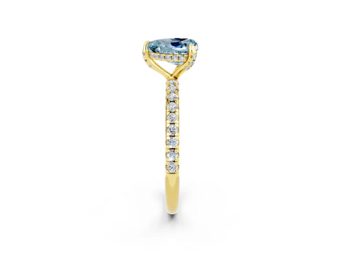 Yellow gold Heart Cut Diamond Solitaire Ring with Four-Prong Setting and Pavé Band_2